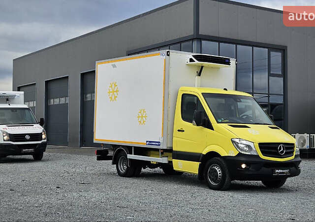 Желтый Мерседес Sprinter, объемом двигателя 3 л и пробегом 200 тыс. км за 33900 $, фото 3 на Automoto.ua