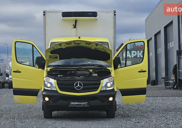 Желтый Мерседес Sprinter, объемом двигателя 3 л и пробегом 200 тыс. км за 33900 $, фото 24 на Automoto.ua