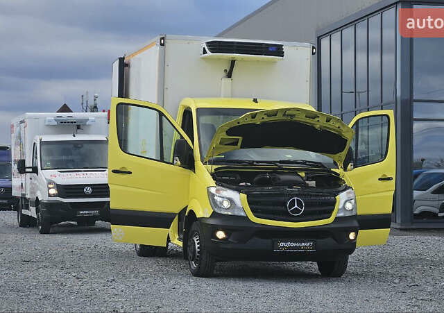 Желтый Мерседес Sprinter, объемом двигателя 3 л и пробегом 200 тыс. км за 33900 $, фото 23 на Automoto.ua