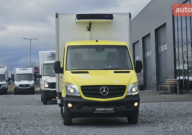 Желтый Мерседес Sprinter, объемом двигателя 3 л и пробегом 200 тыс. км за 33900 $, фото 7 на Automoto.ua