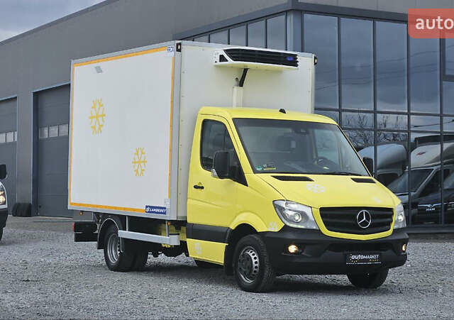 Желтый Мерседес Sprinter, объемом двигателя 3 л и пробегом 200 тыс. км за 33900 $, фото 1 на Automoto.ua