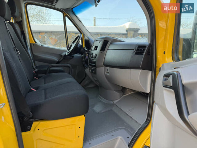 Жовтий Мерседес Sprinter, об'ємом двигуна 2.2 л та пробігом 307 тис. км за 19300 $, фото 29 на Automoto.ua
