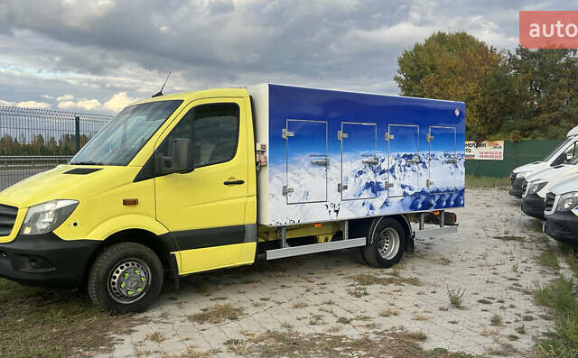 Желтый Мерседес Sprinter, объемом двигателя 3 л и пробегом 360 тыс. км за 34500 $, фото 4 на Automoto.ua