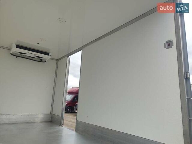 Жовтий Мерседес Sprinter, об'ємом двигуна 2.1 л та пробігом 131 тис. км за 34900 $, фото 15 на Automoto.ua