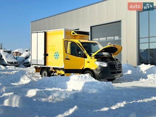 Желтый Мерседес Sprinter, объемом двигателя 2.2 л и пробегом 133 тыс. км за 25800 $, фото 17 на Automoto.ua