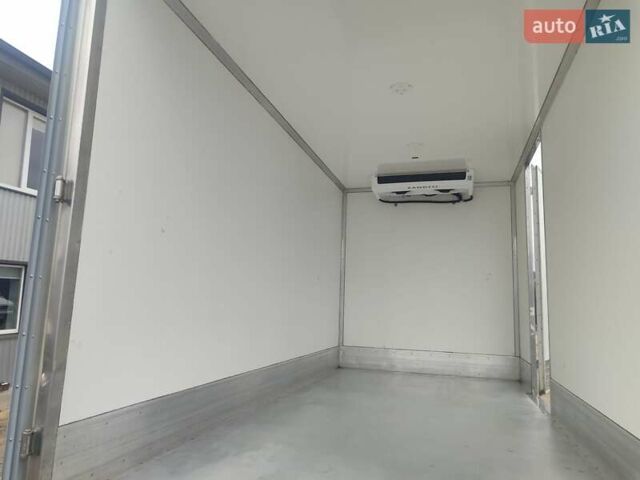 Жовтий Мерседес Sprinter, об'ємом двигуна 2.1 л та пробігом 131 тис. км за 34900 $, фото 14 на Automoto.ua