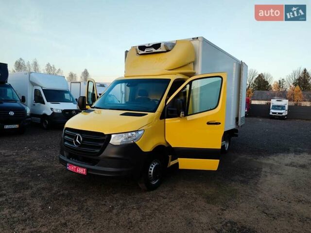 Желтый Мерседес Sprinter, объемом двигателя 2.1 л и пробегом 175 тыс. км за 34300 $, фото 11 на Automoto.ua