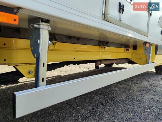 Жовтий Мерседес Sprinter, об'ємом двигуна 2.1 л та пробігом 160 тис. км за 34500 $, фото 12 на Automoto.ua