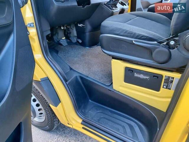 Жовтий Мерседес Sprinter, об'ємом двигуна 2.1 л та пробігом 160 тис. км за 34500 $, фото 21 на Automoto.ua
