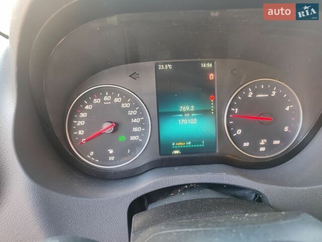 Желтый Мерседес Sprinter, объемом двигателя 2.1 л и пробегом 170 тыс. км за 35990 $, фото 12 на Automoto.ua