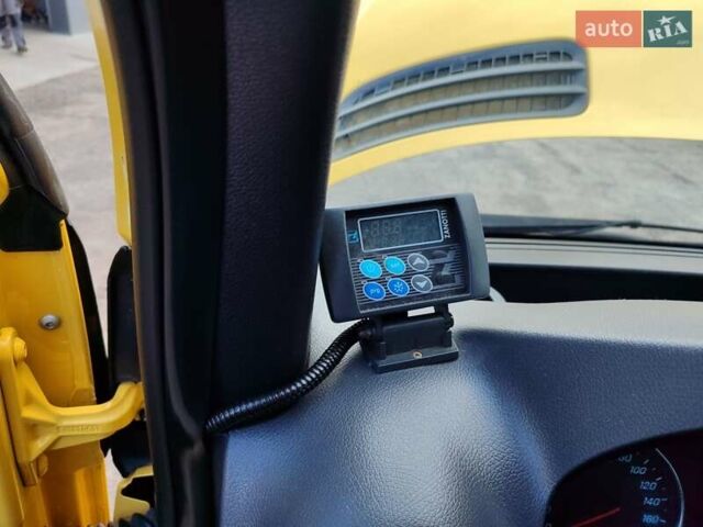 Жовтий Мерседес Sprinter, об'ємом двигуна 2.1 л та пробігом 160 тис. км за 34500 $, фото 22 на Automoto.ua