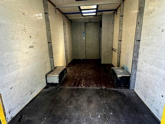 Жовтий Мерседес Sprinter, об'ємом двигуна 2.2 л та пробігом 227 тис. км за 9500 $, фото 3 на Automoto.ua