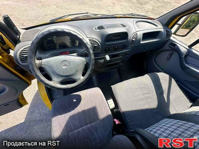 Жовтий Мерседес Sprinter, об'ємом двигуна 2.2 л та пробігом 227 тис. км за 9500 $, фото 4 на Automoto.ua