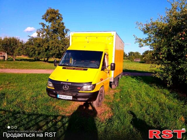 Желтый Мерседес Sprinter, объемом двигателя 2.2 л и пробегом 450 тыс. км за 9300 $, фото 1 на Automoto.ua