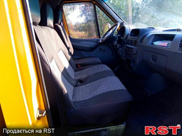 Желтый Мерседес Sprinter, объемом двигателя 2.2 л и пробегом 450 тыс. км за 9300 $, фото 4 на Automoto.ua