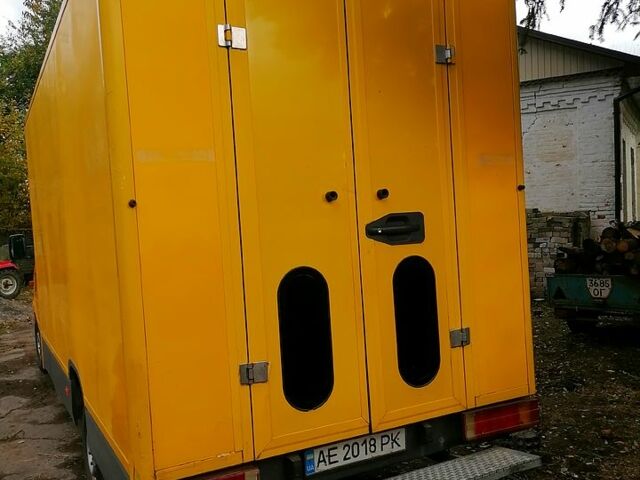 Желтый Мерседес Sprinter, объемом двигателя 2.1 л и пробегом 665 тыс. км за 9000 $, фото 2 на Automoto.ua