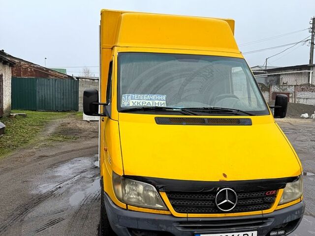 Желтый Мерседес Sprinter, объемом двигателя 2.2 л и пробегом 406 тыс. км за 5700 $, фото 1 на Automoto.ua