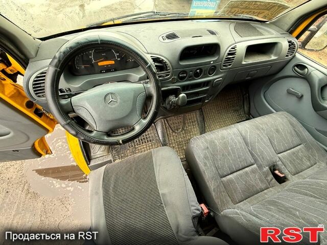 Желтый Мерседес Sprinter, объемом двигателя 2.2 л и пробегом 406 тыс. км за 5700 $, фото 5 на Automoto.ua