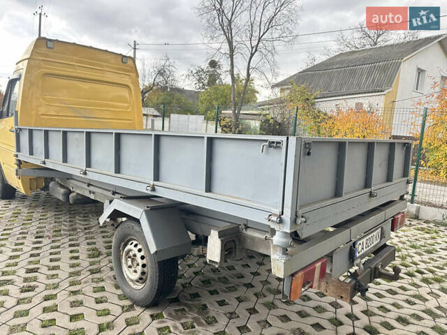 Мерседес Sprinter 2001 у Корсунь-Шевченковском на Automoto.ua Жовтий Мерседес Sprinter, об'ємом двигуна 2.15 л та пробігом 300 тис. км за 12500 $, фото 5 на Automoto.ua