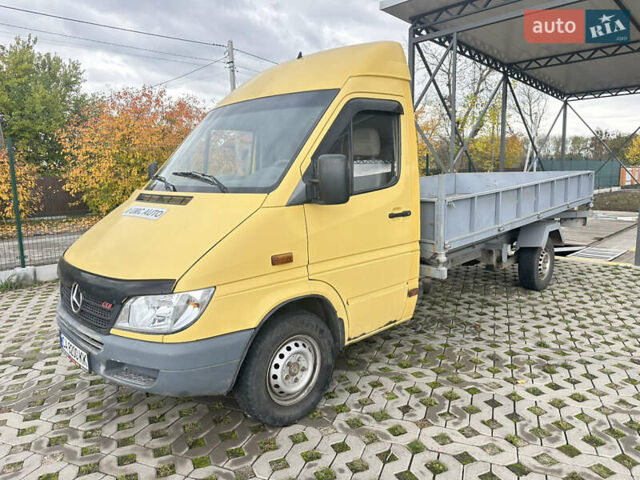 Мерседес Sprinter 2001 у Корсунь-Шевченковском на Automoto.ua Жовтий Мерседес Sprinter, об'ємом двигуна 2.15 л та пробігом 300 тис. км за 12500 $, фото 1 на Automoto.ua