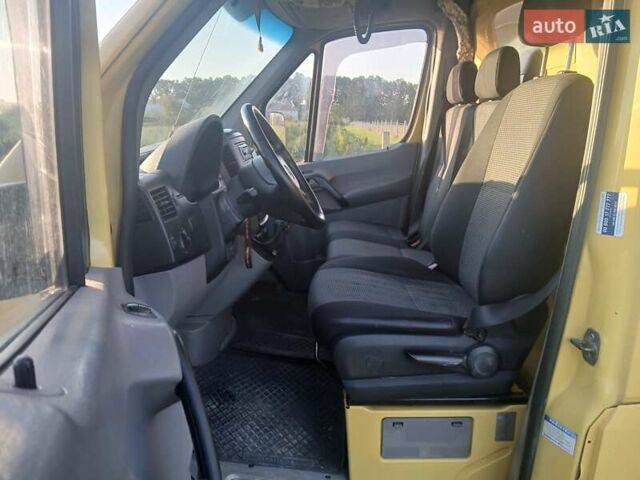 Желтый Мерседес Sprinter, объемом двигателя 2.87 л и пробегом 397 тыс. км за 15500 $, фото 4 на Automoto.ua