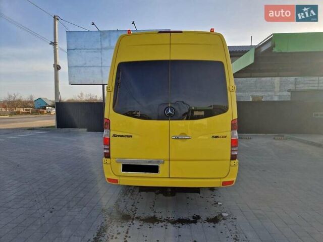 Желтый Мерседес Sprinter, объемом двигателя 2.14 л и пробегом 470 тыс. км за 30500 $, фото 4 на Automoto.ua