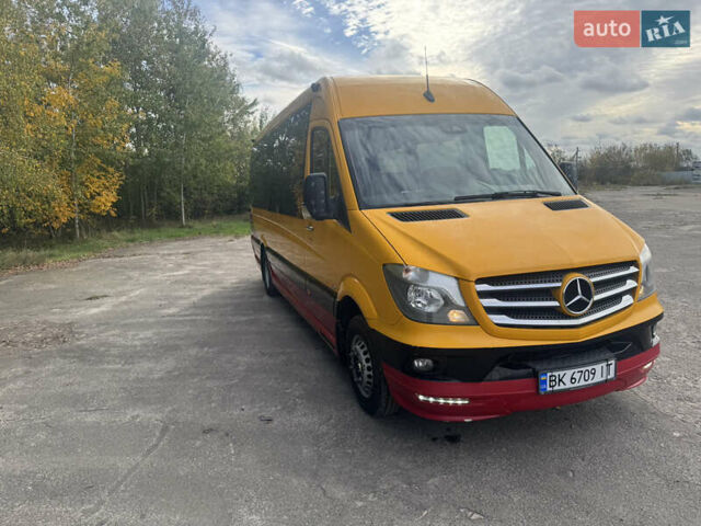 Желтый Мерседес Sprinter, объемом двигателя 0 л и пробегом 84 тыс. км за 49800 $, фото 2 на Automoto.ua