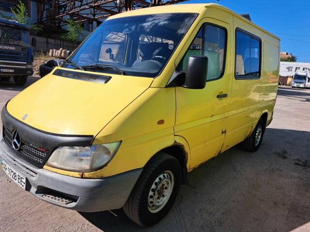 Жовтий Мерседес Sprinter, об'ємом двигуна 2.1 л та пробігом 474 тис. км за 4285 $, фото 1 на Automoto.ua