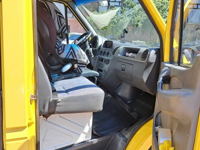 Жовтий Мерседес Sprinter, об'ємом двигуна 2.1 л та пробігом 474 тис. км за 4285 $, фото 5 на Automoto.ua