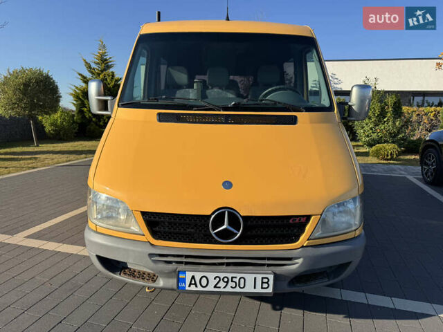 Желтый Мерседес Sprinter, объемом двигателя 2.2 л и пробегом 620 тыс. км за 6300 $, фото 67 на Automoto.ua