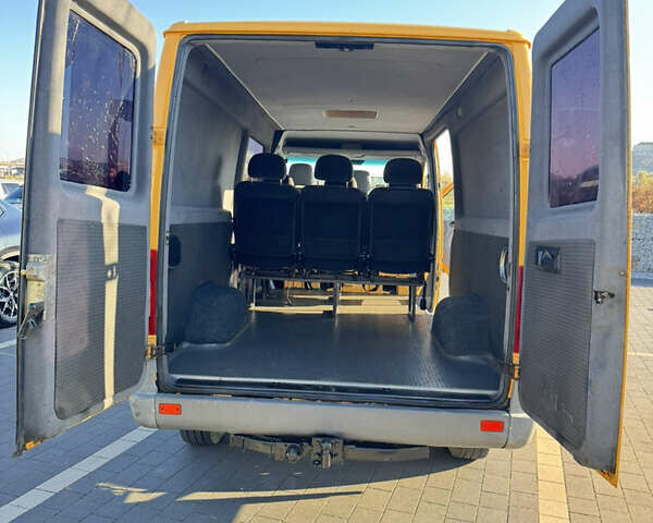 Желтый Мерседес Sprinter, объемом двигателя 2.2 л и пробегом 620 тыс. км за 6300 $, фото 38 на Automoto.ua