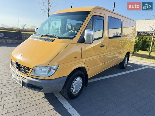 Желтый Мерседес Sprinter, объемом двигателя 2.2 л и пробегом 620 тыс. км за 6300 $, фото 57 на Automoto.ua