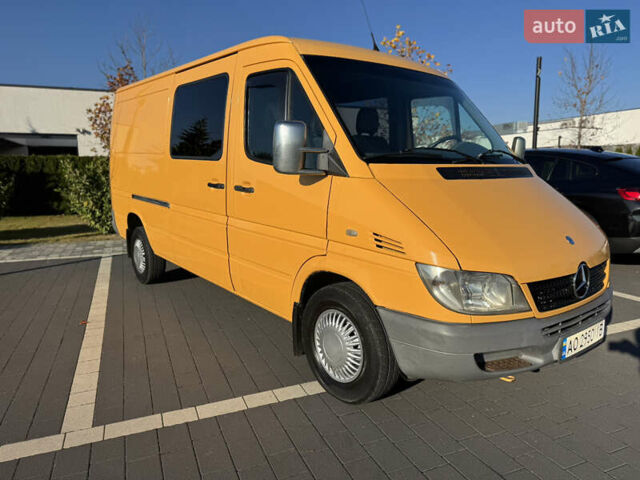 Желтый Мерседес Sprinter, объемом двигателя 2.2 л и пробегом 620 тыс. км за 6300 $, фото 66 на Automoto.ua