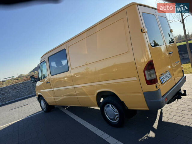 Желтый Мерседес Sprinter, объемом двигателя 2.2 л и пробегом 620 тыс. км за 6300 $, фото 55 на Automoto.ua