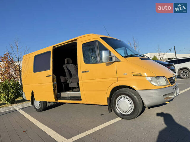 Желтый Мерседес Sprinter, объемом двигателя 2.2 л и пробегом 620 тыс. км за 6300 $, фото 34 на Automoto.ua