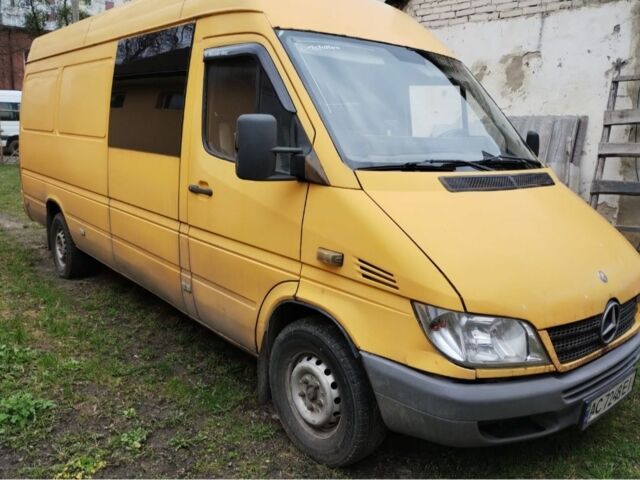 Желтый Мерседес Sprinter, объемом двигателя 0 л и пробегом 800 тыс. км за 4900 $, фото 1 на Automoto.ua