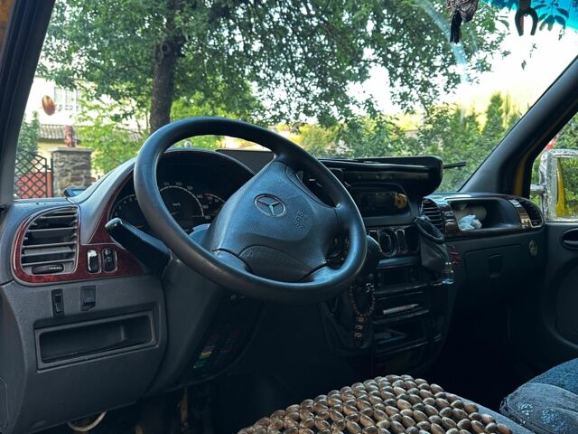 Желтый Мерседес Sprinter, объемом двигателя 2.7 л и пробегом 300 тыс. км за 5500 $, фото 6 на Automoto.ua