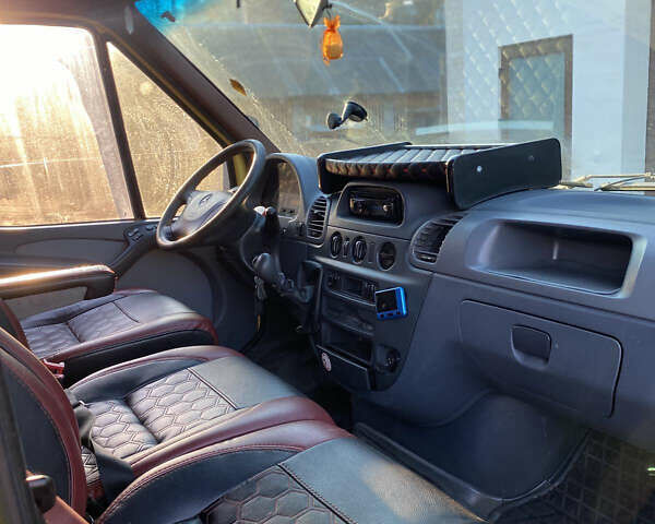 Жовтий Мерседес Sprinter, об'ємом двигуна 0 л та пробігом 600 тис. км за 11000 $, фото 7 на Automoto.ua