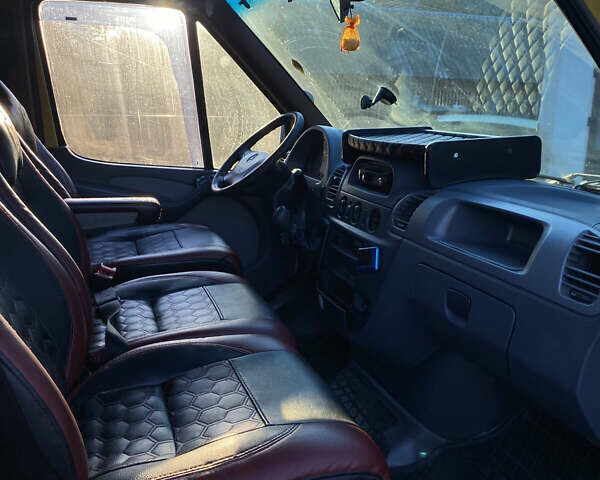 Жовтий Мерседес Sprinter, об'ємом двигуна 0 л та пробігом 600 тис. км за 11000 $, фото 1 на Automoto.ua