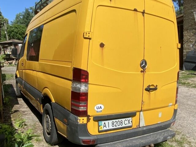 Желтый Мерседес Sprinter, объемом двигателя 2.2 л и пробегом 2 тыс. км за 7300 $, фото 3 на Automoto.ua