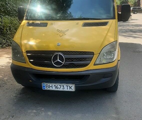 Жовтий Мерседес Sprinter, об'ємом двигуна 2.2 л та пробігом 490 тис. км за 11300 $, фото 4 на Automoto.ua