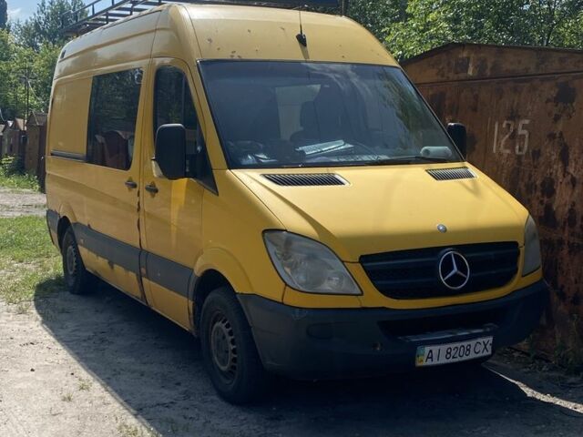 Желтый Мерседес Sprinter, объемом двигателя 2.2 л и пробегом 2 тыс. км за 7300 $, фото 2 на Automoto.ua