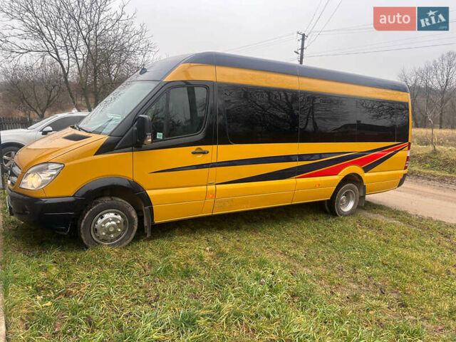 Желтый Мерседес Sprinter, объемом двигателя 2.14 л и пробегом 613 тыс. км за 28800 $, фото 2 на Automoto.ua