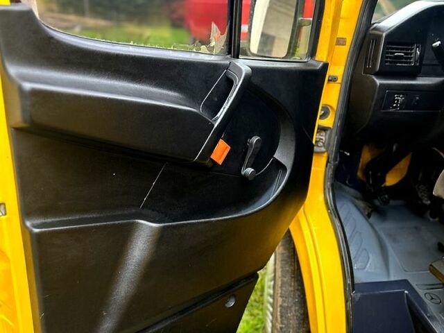 Желтый Мерседес Sprinter, объемом двигателя 2.9 л и пробегом 0 тыс. км за 5000 $, фото 7 на Automoto.ua