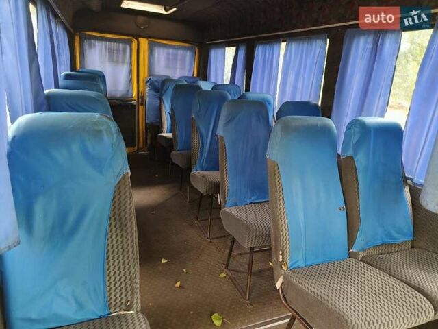 Желтый Мерседес Sprinter, объемом двигателя 0 л и пробегом 687 тыс. км за 3500 $, фото 4 на Automoto.ua