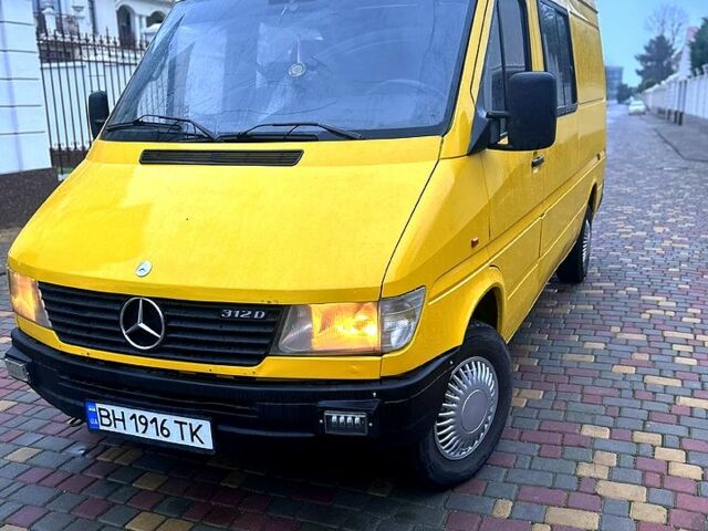 Желтый Мерседес Sprinter, объемом двигателя 2.9 л и пробегом 0 тыс. км за 5000 $, фото 1 на Automoto.ua