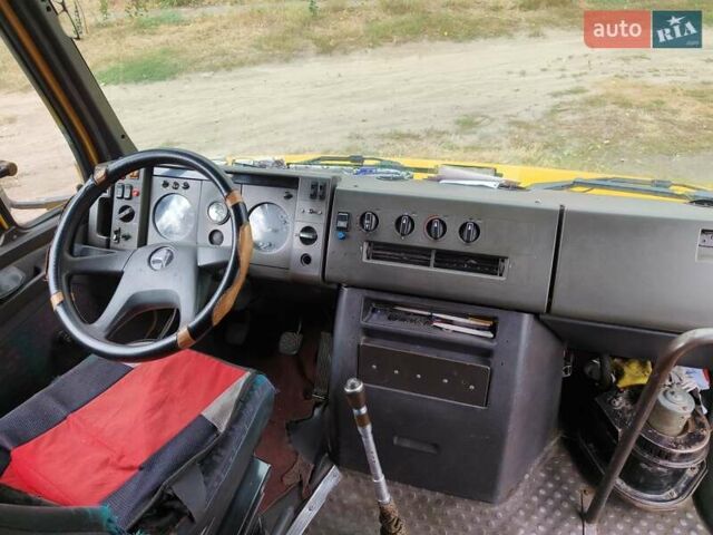 Желтый Мерседес Sprinter, объемом двигателя 0 л и пробегом 687 тыс. км за 3500 $, фото 5 на Automoto.ua