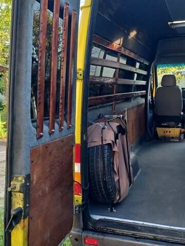 Желтый Мерседес Sprinter, объемом двигателя 2.3 л и пробегом 455 тыс. км за 6700 $, фото 23 на Automoto.ua