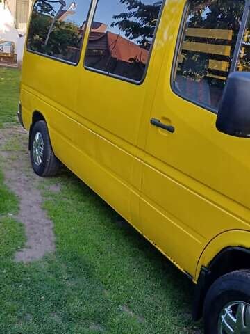Желтый Мерседес Sprinter, объемом двигателя 2.3 л и пробегом 455 тыс. км за 6700 $, фото 15 на Automoto.ua