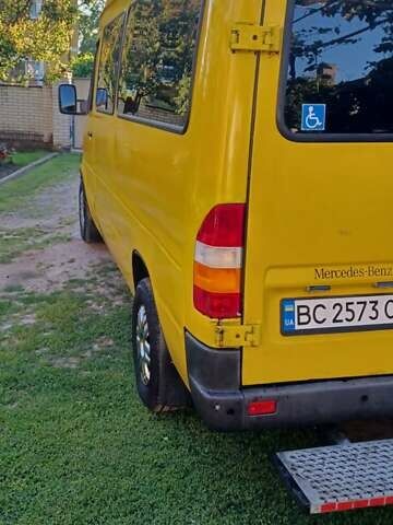 Желтый Мерседес Sprinter, объемом двигателя 2.3 л и пробегом 455 тыс. км за 6700 $, фото 19 на Automoto.ua
